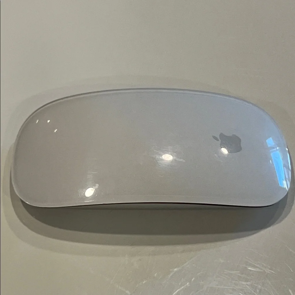 Genuine Apple A1296 3VDC Magic Mouse Wireless Bluetooth